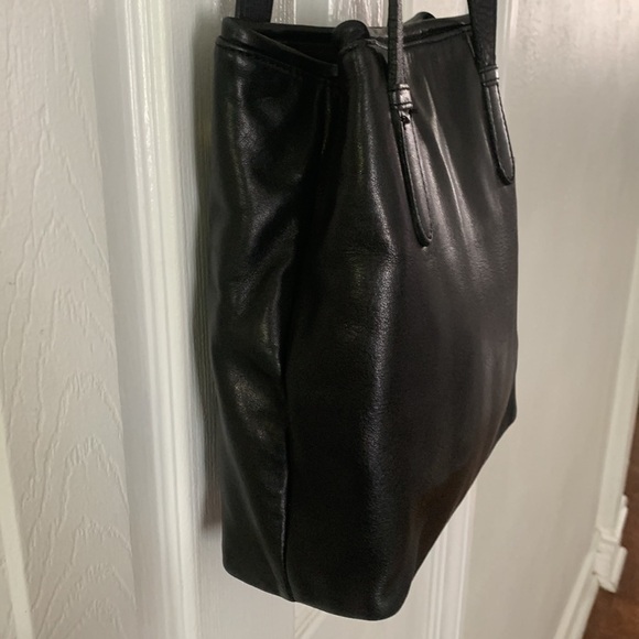 The Leather Co. Liz Claiborne Black Leather Shoulder Bag #124 - Picture 6 of 15